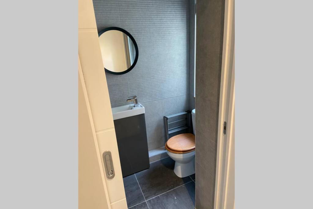 Spacious 1 Bedroom Apartment With Sea Views Newquay  Exterior photo